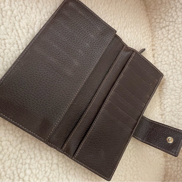 Woman’s wallet